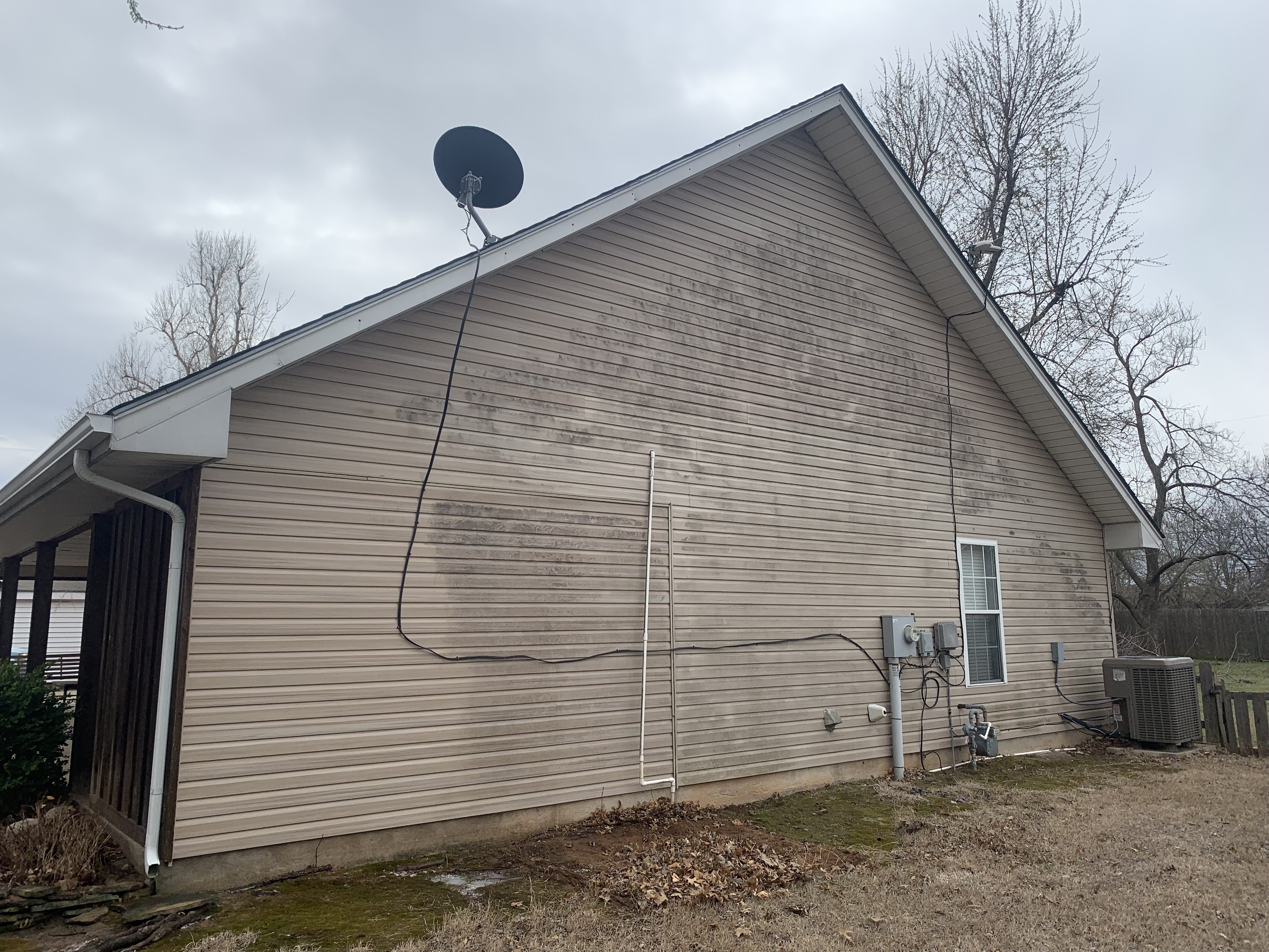 House Washing in Harrah, OK Thumbnail